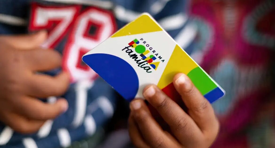 Bolsa Família é antecipado em 173 cidades; veja quem recebe antes