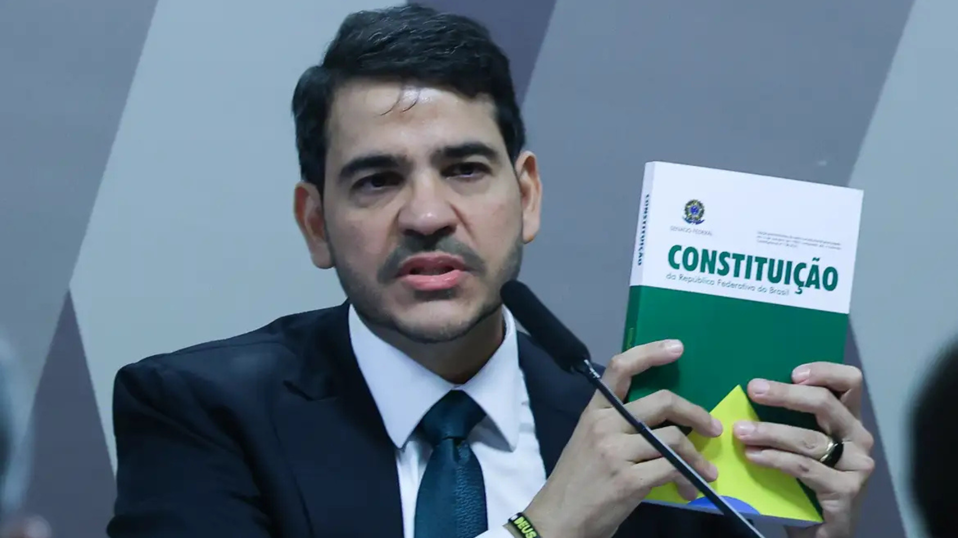CCJ do Senado aprova indicação de Jorge Messias para o STF