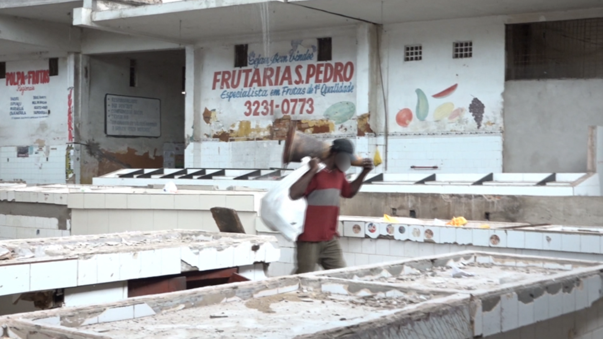 Mercado Central sofre com abandono e atos de vandalismo