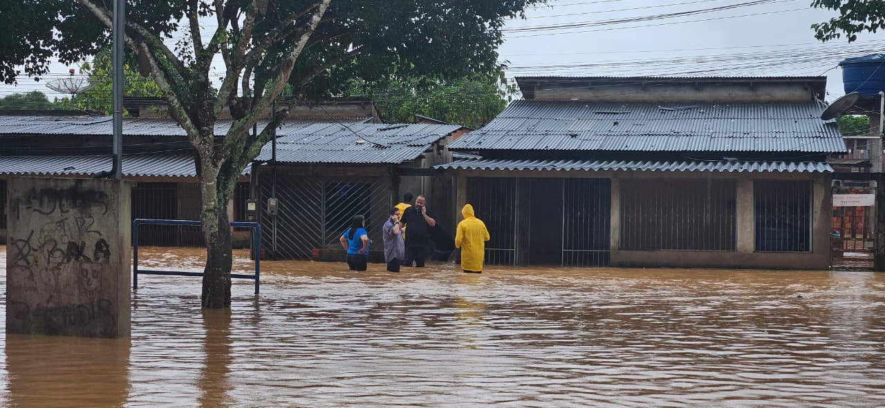 Após enxurradas, governo federal reconhece situação de emergência em Rio Branco