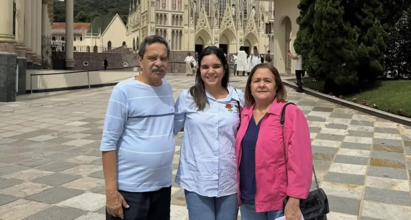 A sexta, 3, foi de celebração em dobro para a advogada Laura Souza e seu pai Lauro