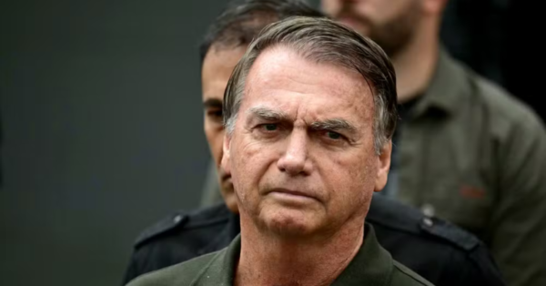 STM autoriza coleta de documentos militares de Bolsonaro em processo sobre possível perda de patente