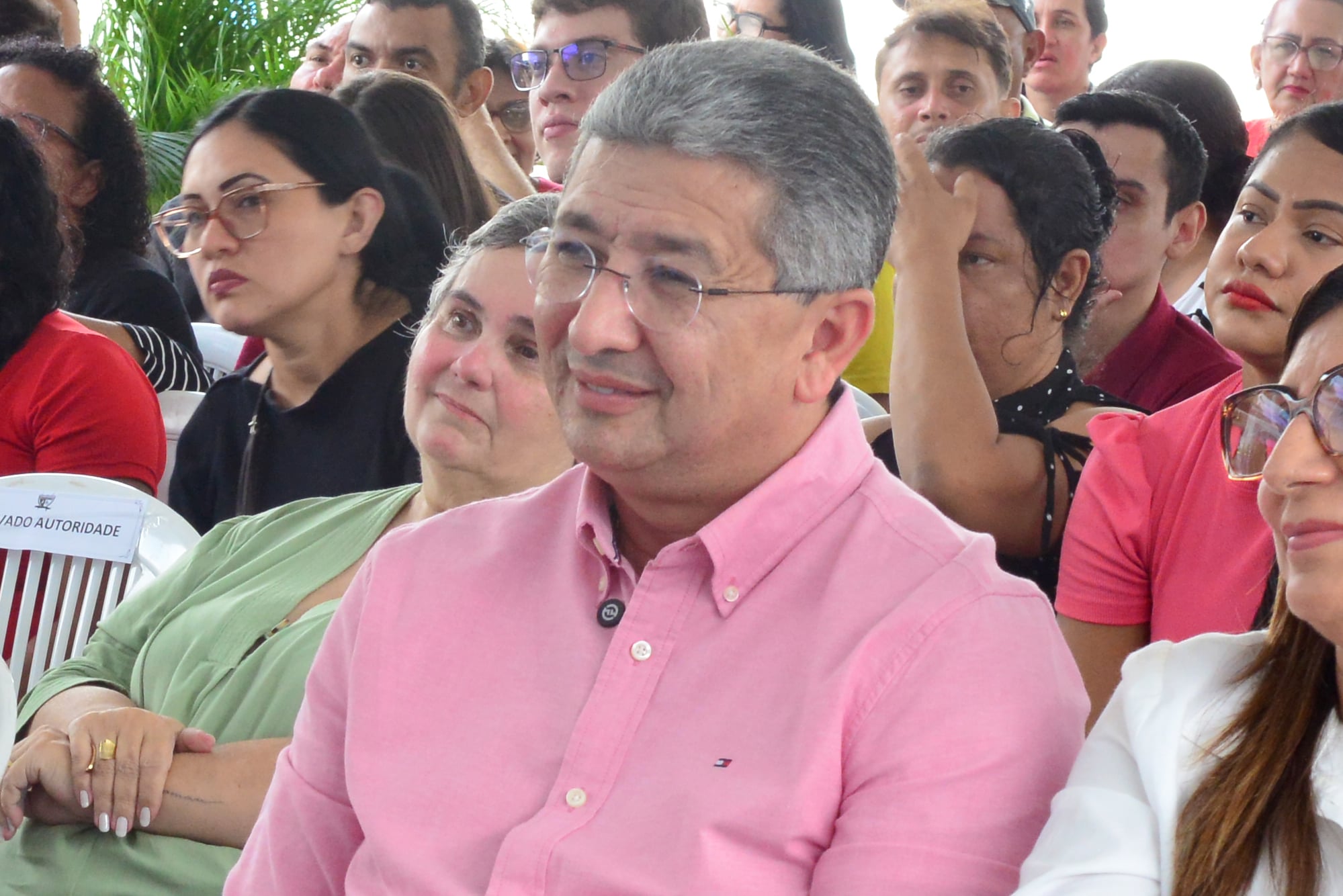 Governador Edilson Damião é abordado pela PF ao desembarcar em Brasília em jatinho; veja vídeo