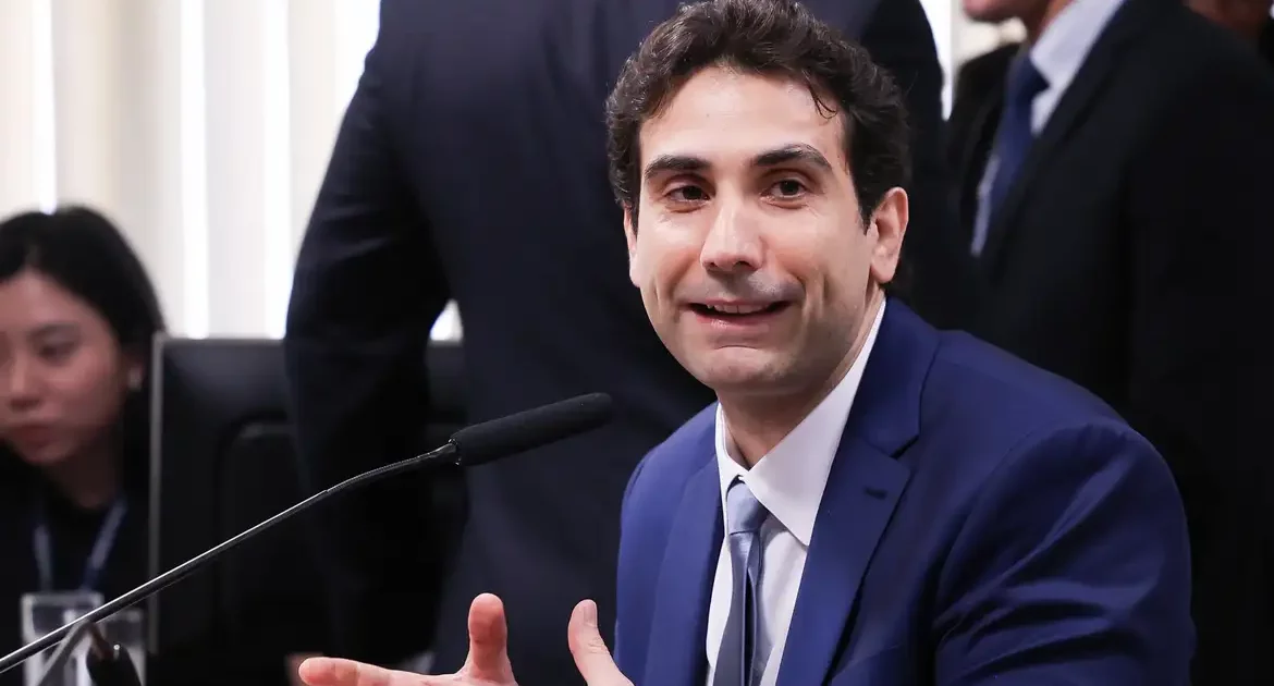 Orientação era investigar qualquer um, “sem pirotecnia, diz Galípolo