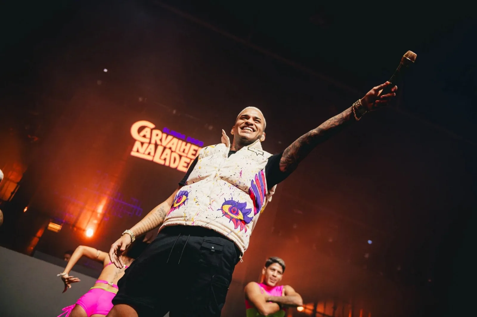 Cantor Anderson Neiff é baleado após show e caso é tratado como tentativa de homicídio