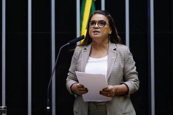 TRE-RR marca julgamento de recurso da deputada federal Helena Lima