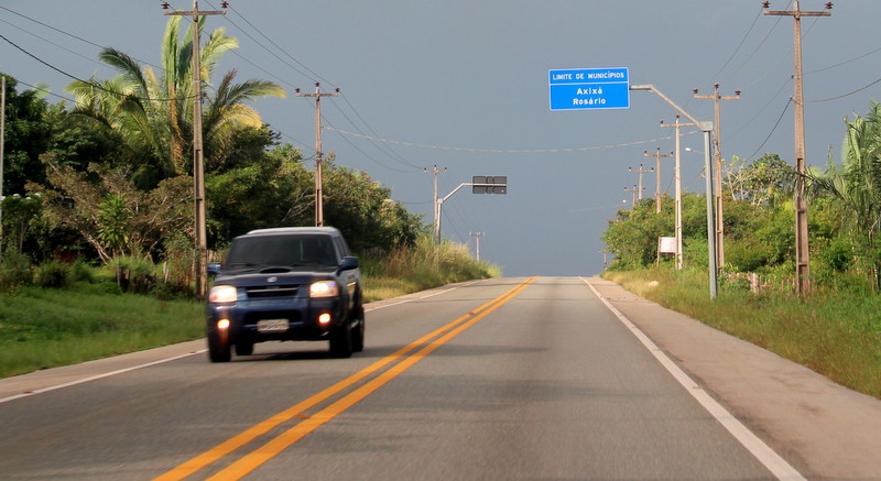 Caminhões pesados são proibidos de trafegar em trecho da BR-402