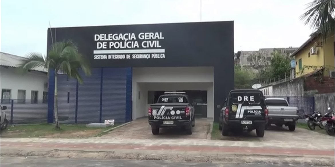 No Acre, bando armado “faz o limpa” em loja e foge em canoa a remo