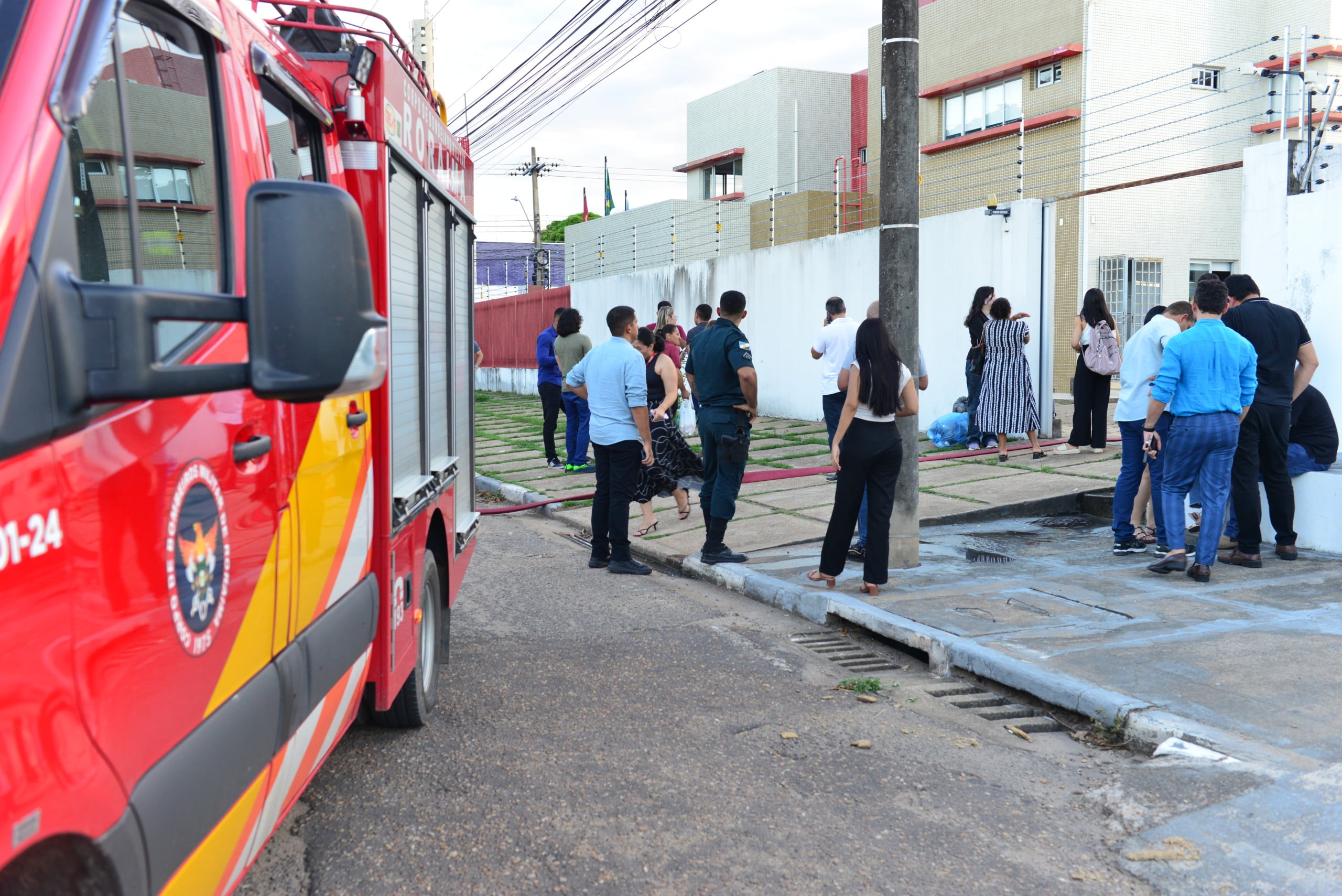 Fogo atinge sala de prédio público e é controlado em menos de 15 minutos