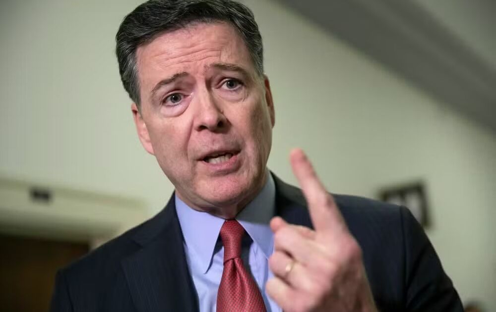 Justiça dos EUA autoriza prisão de James Comey por ameaça a Trump