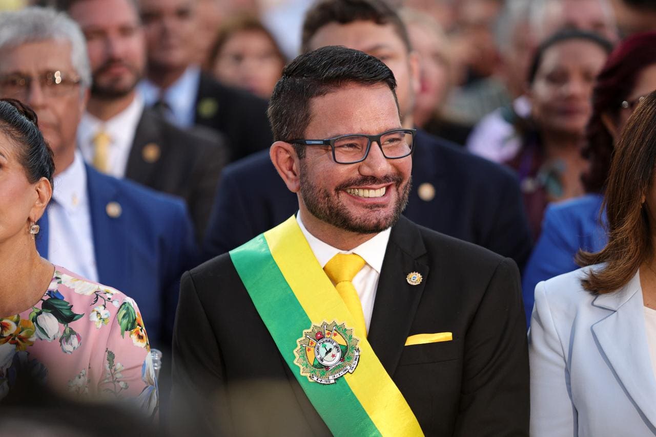 Fim da hegemonia: com governo marcado por operações da Polícia Federal, Gladson Cameli deixa o cargo para disputar o Senado