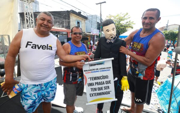 Malhação de Judas na Cremação transforma tradição em protesto contra feminicídio