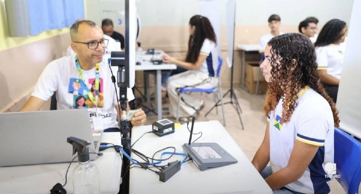 TRE-RO leva serviços eleitorais a escolas de Ji-Paraná