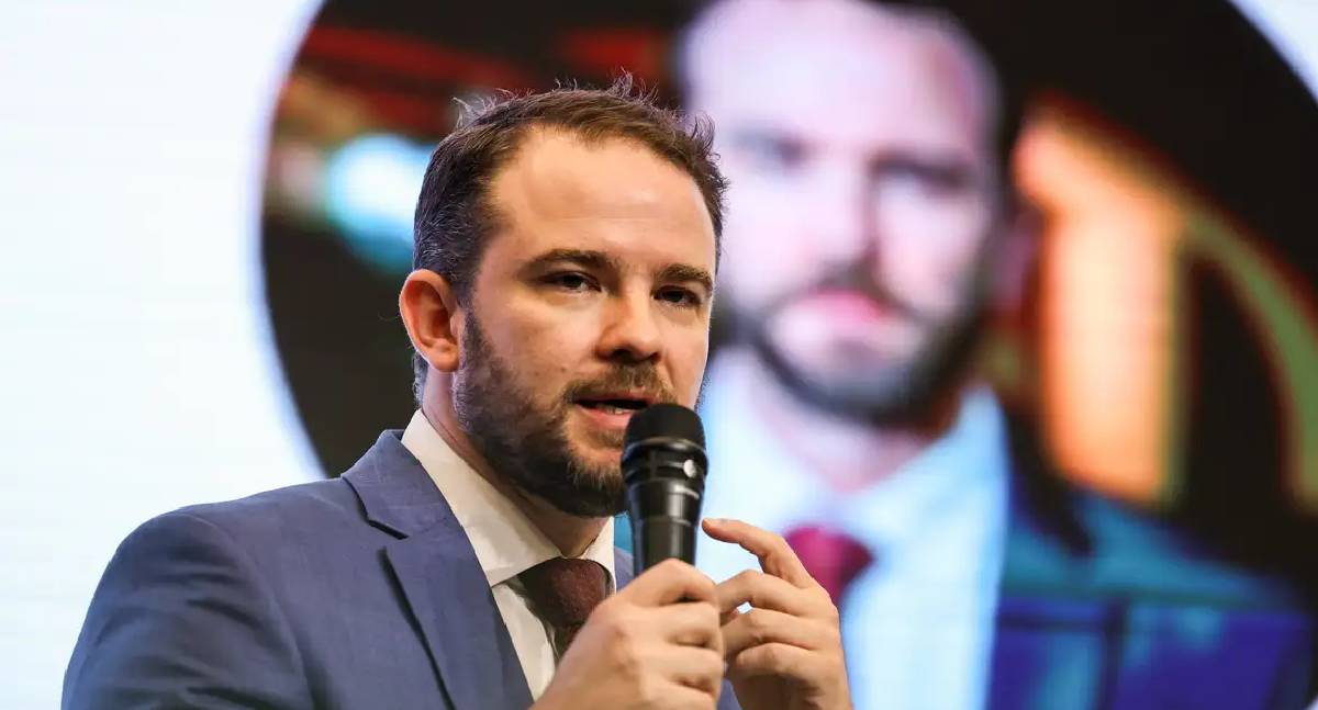Durigan assume Fazenda sob pressão fiscal e herda desafios da gestão Haddad