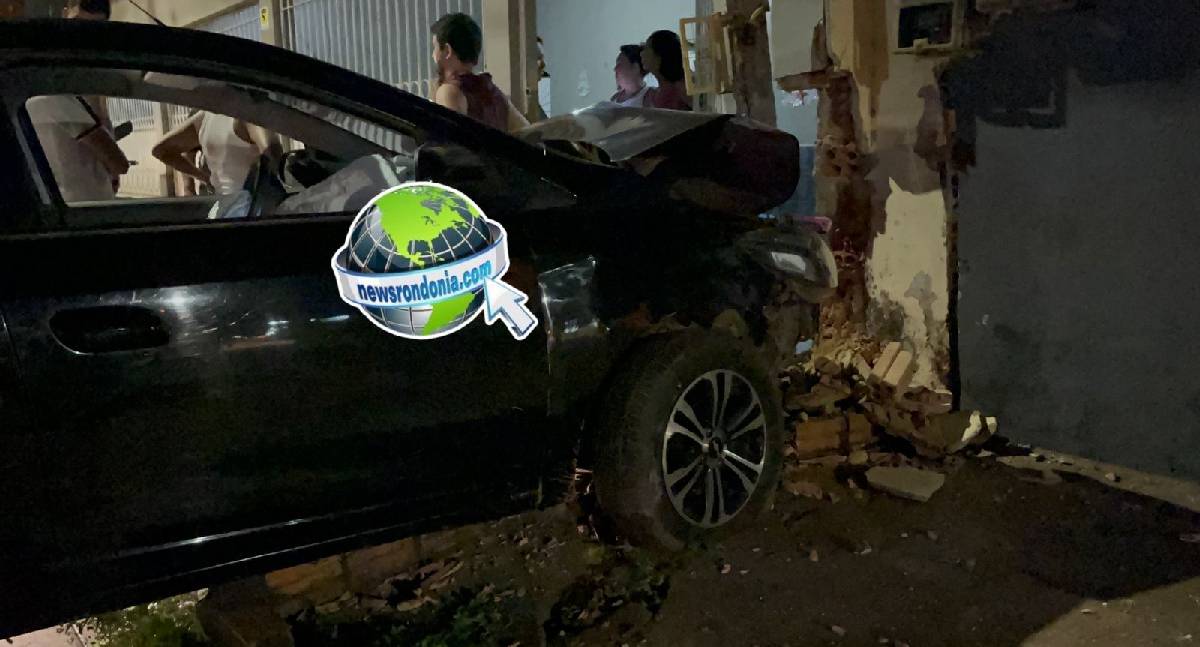 Acidente em Porto Velho: carro bate em casa