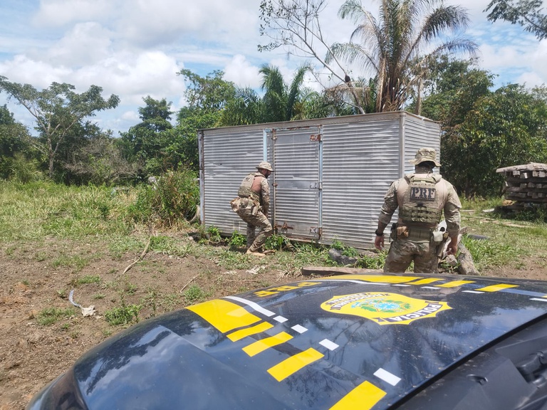 PRF apreende quase cinco mil maços de cigarros no Acre