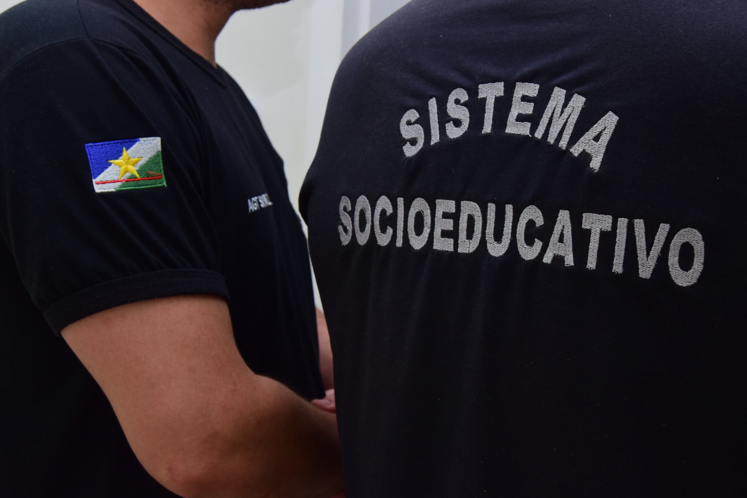 Adolescente de 13 anos é apreendido após abusar sexualmente dos irmãos mais novos