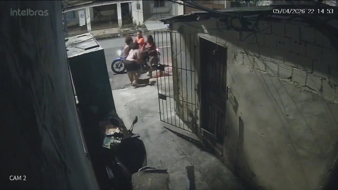 Câmeras flagram casal assaltando moradoras no bairro da Cremação, em Belém