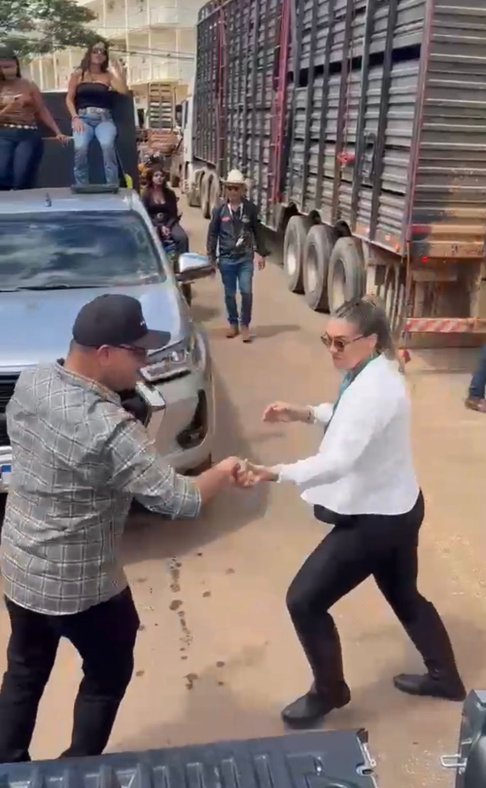 Sérgio Mesquita se destacou na dança na cavalgada de Epitaciolândia