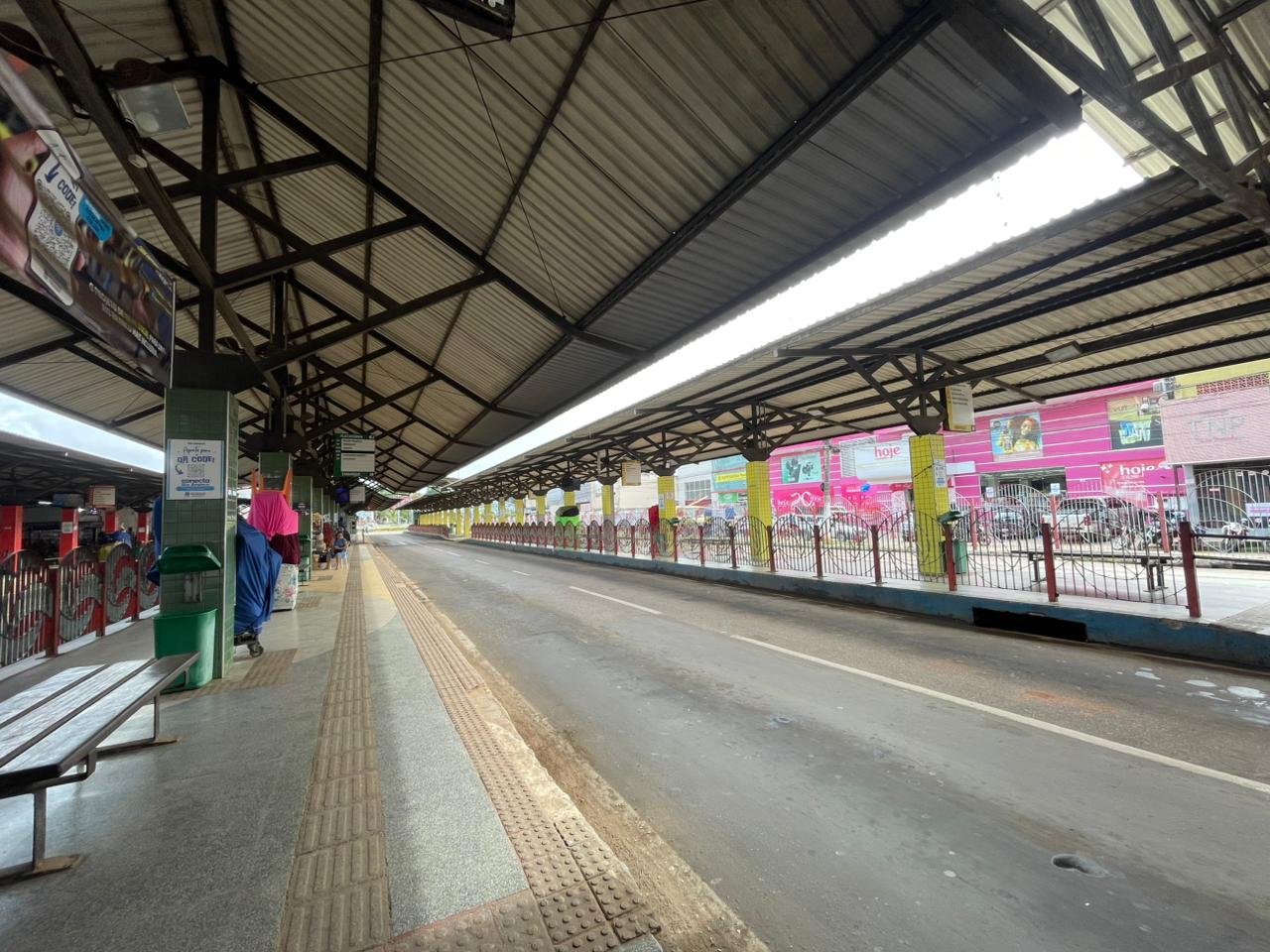 Terminal Urbano fica vazio após paralisação de motoristas