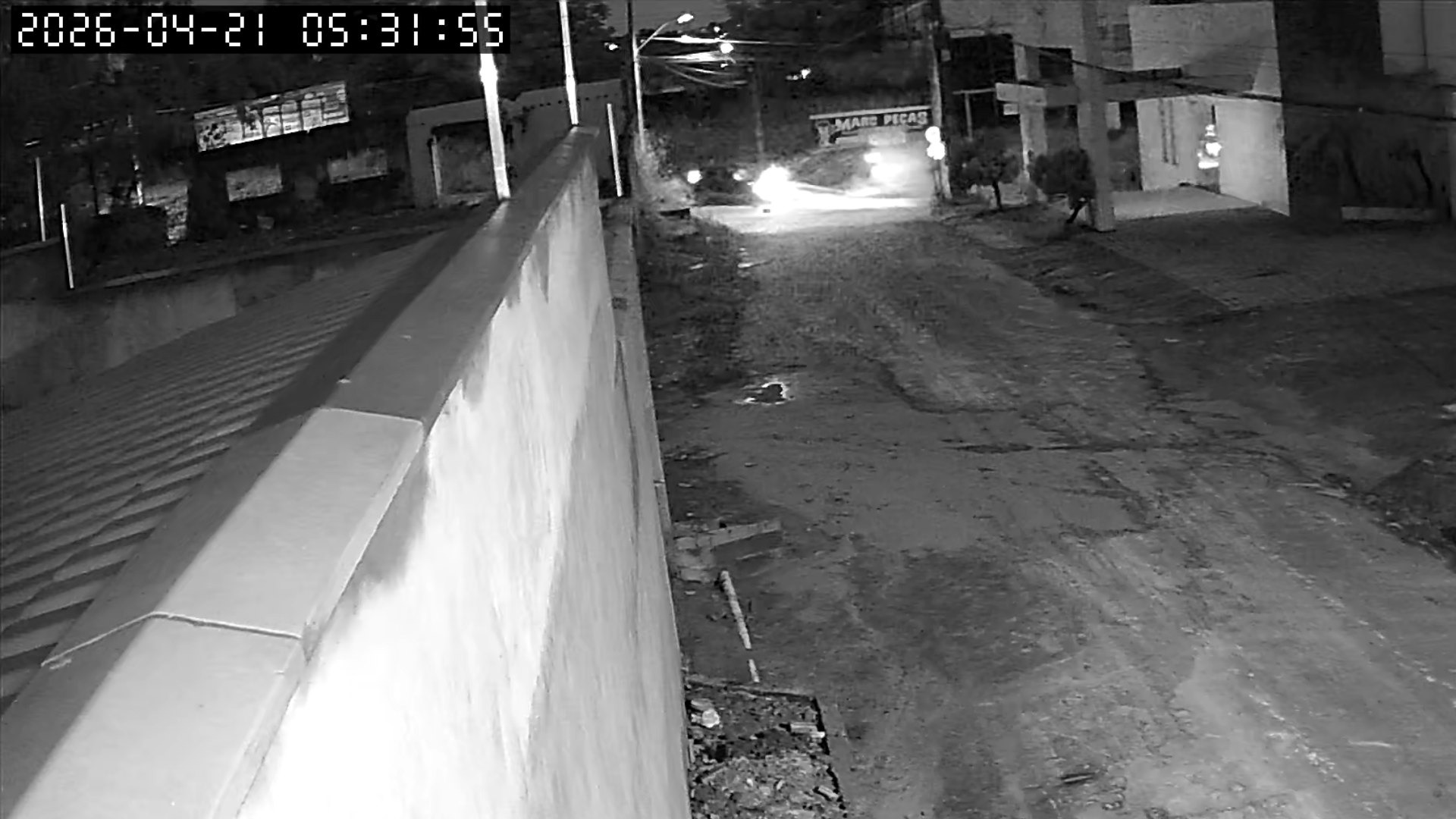 Vídeo: câmeras de segurança flagram acidente na Av. dos Holandeses