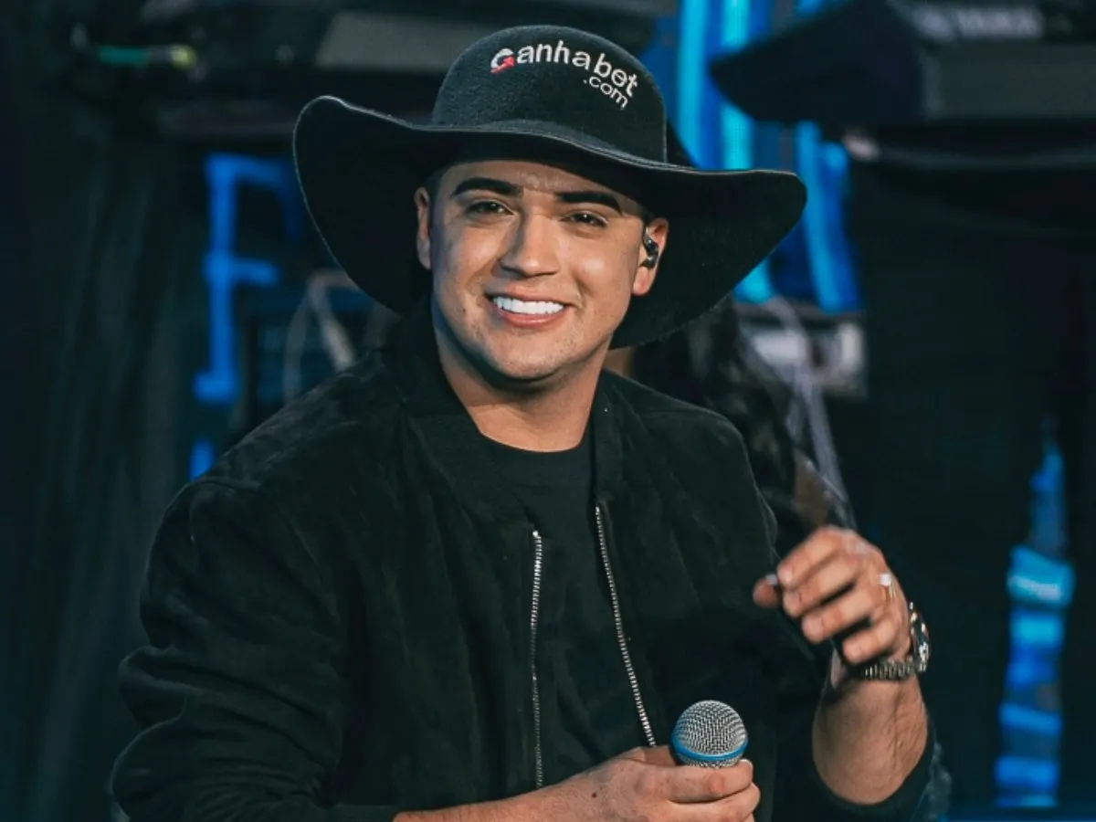 Natanzinho Lima encerra programação da Paixão de Cristo em Mucajaí