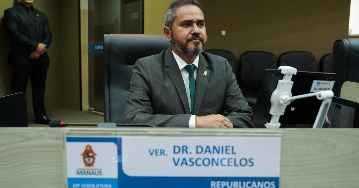 Dr. Daniel Vasconcelos toma posse como vereador na CMM