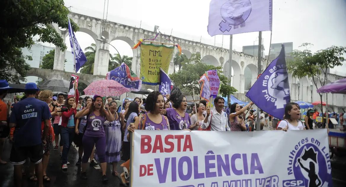 Violência sexual aumenta em 74% risco de doenças cardíacas em mulheres