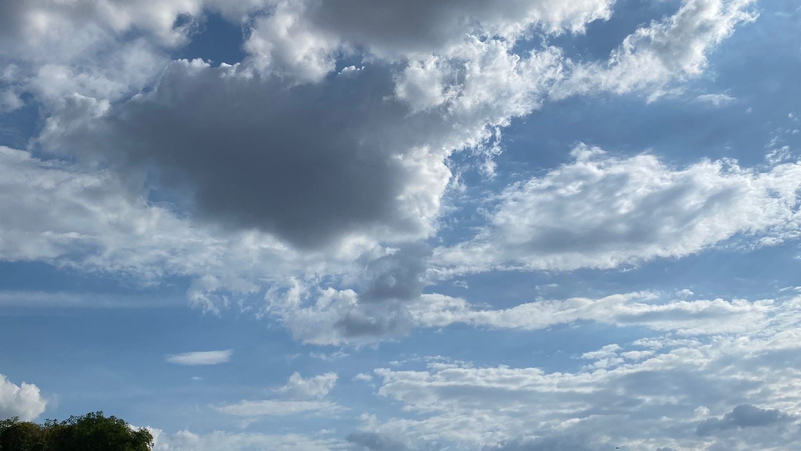 Calor e pancadas de chuva marcam a quinta-feira (10) em Roraima