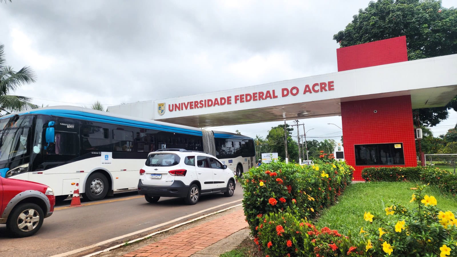 Ufac abre 400 vagas para certificação gratuita de leitura em inglês, espanhol, francês e português; veja como se inscrever