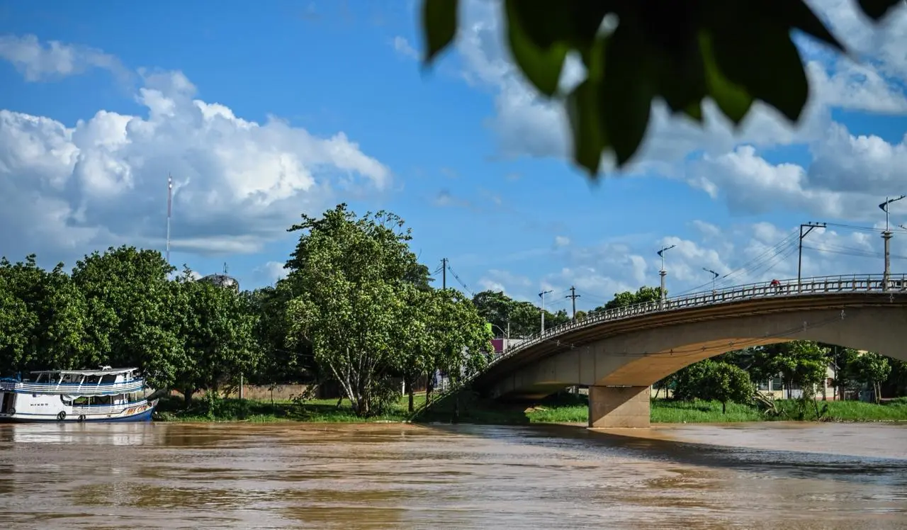 Rio Acre segue abaixo da cota de alerta, mas apresenta elevação em Rio Branco neste sábado