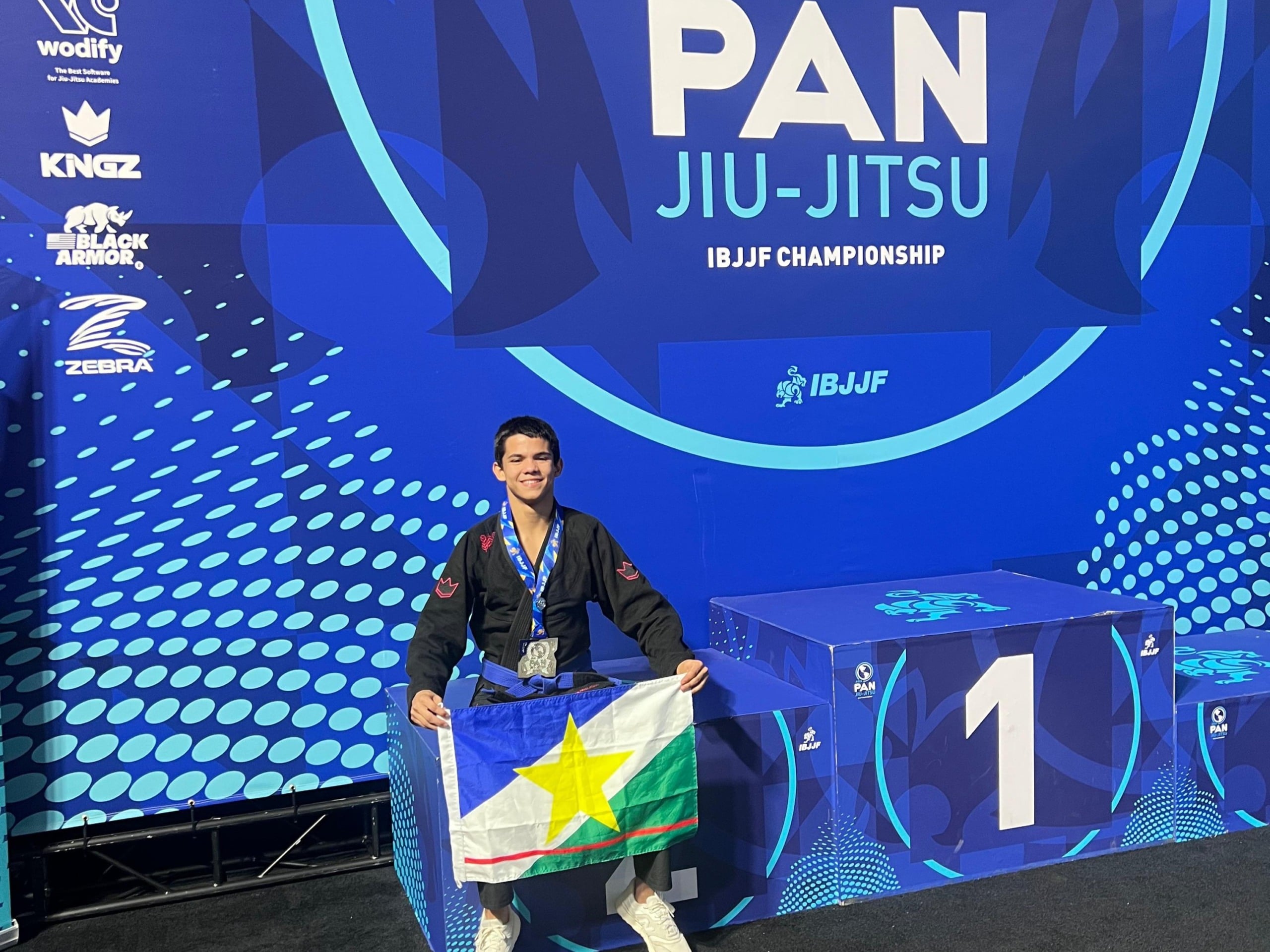 Roraimense de 15 anos conquista prata no Pan-Americano de Jiu-Jitsu nos Estados Unidos