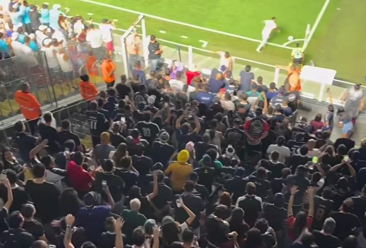 Torcida do Remo provoca Neymar na Vila Belmiro: “não vai pra Copa”