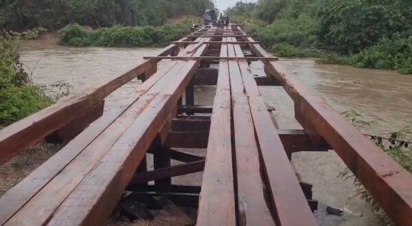 Região do Tepequém fica isolada após fortes chuvas; veja vídeo