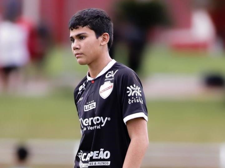 Goleiro roraimense conquista espaço e vira titular no Sub-15 do Vila Nova-GO