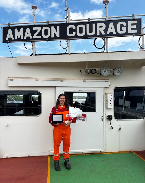 Rota marítima Alumar–Juruti tem primeira mulher no comando de embarcação