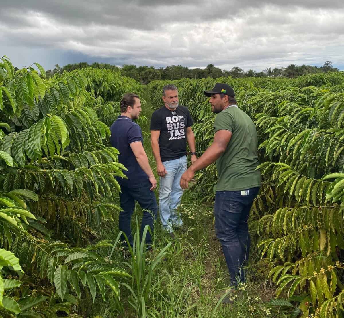 Seagri visita produtores para a colheita e pós-colheita de café