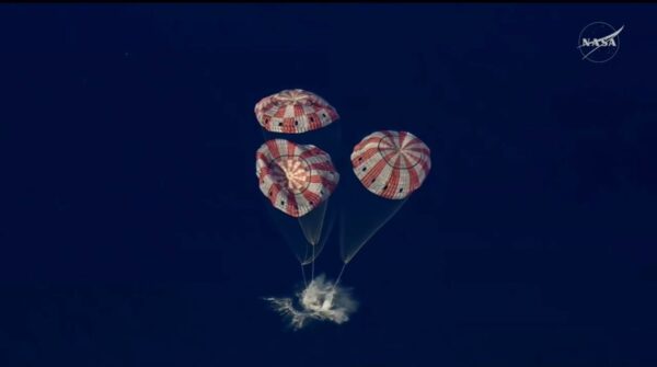 Artemis II: cápsula Orion retorna à Terra após missão histórica