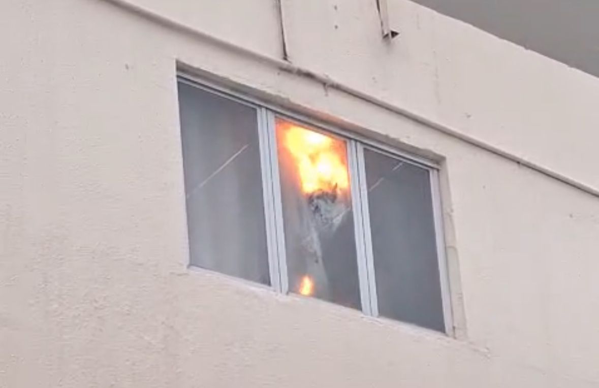 Vídeo: ar-condicionado causa princípio de incêndio em escola no Olho d’Água