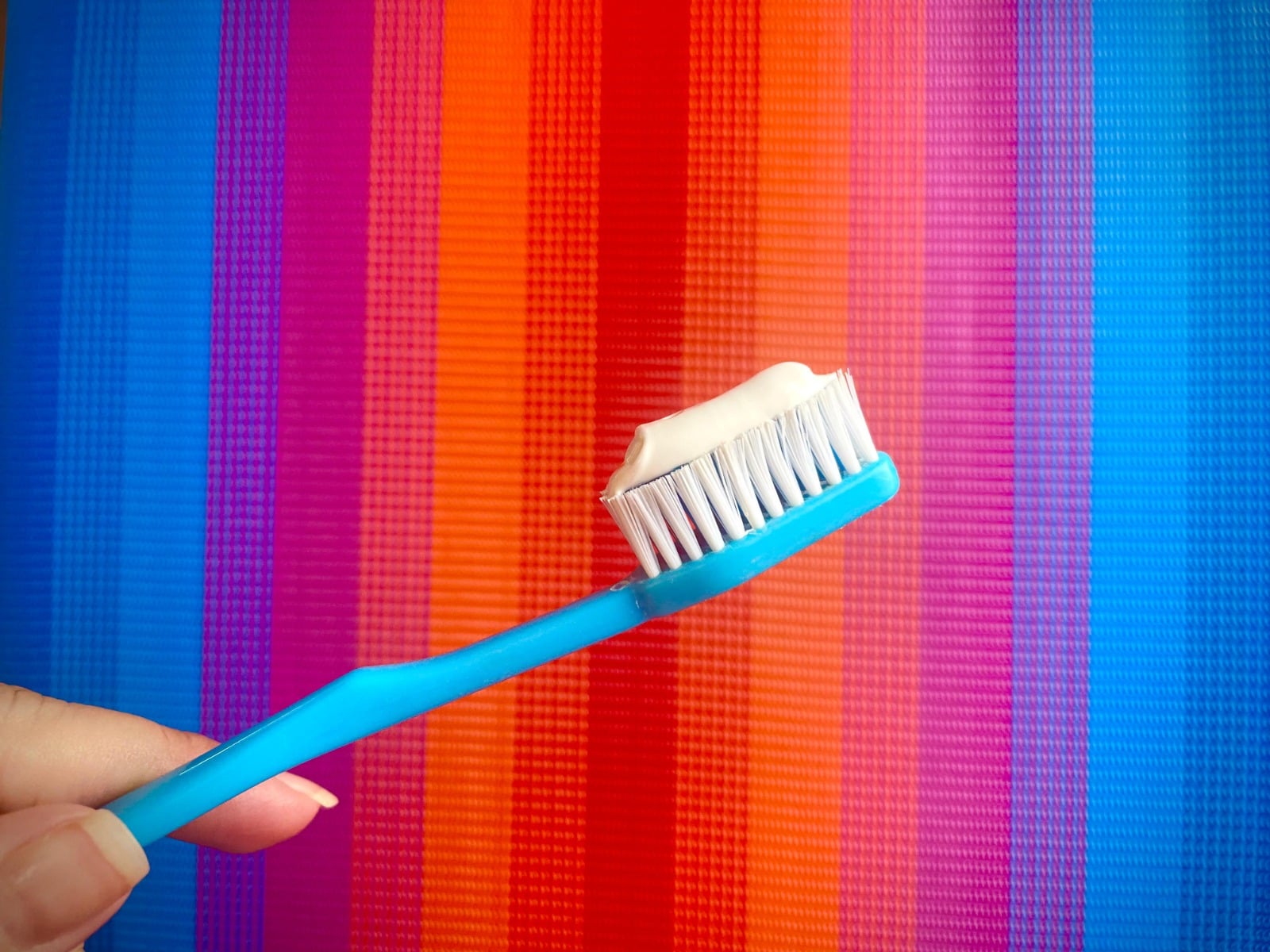 Nem toda creme dental é igual: saiba como escolher o melhor para sua saúde