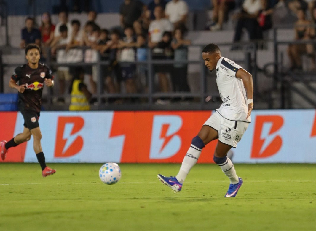 Remo é derrotado pelo Bragantino e amarga vice-lanterna do Brasileirão