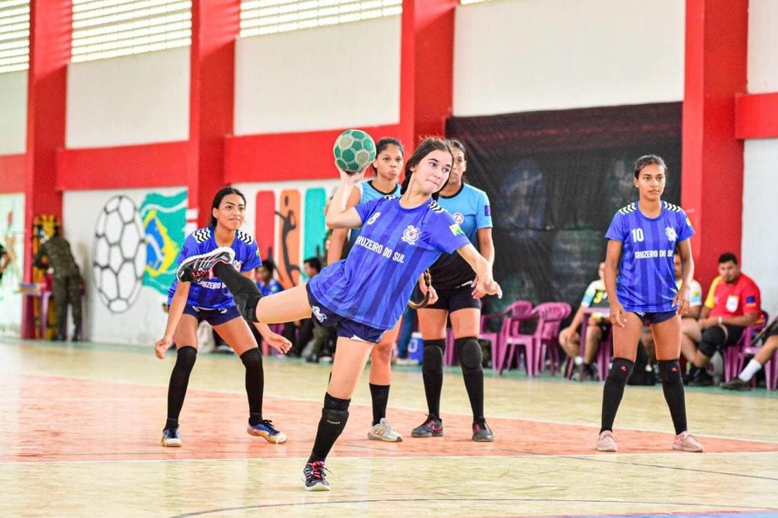 Prefeitura de Cruzeiro do Sul prepara realização dos Jogos Escolares