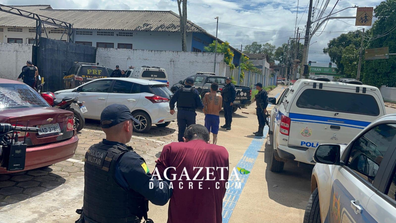 Policial penal é feito refém durante assalto em Rio Branco; três suspeitos são presos após perseguição