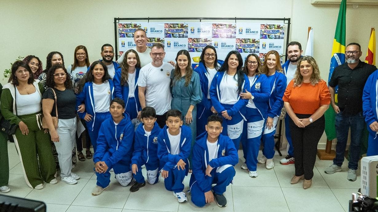 Alunos de Rio Branco embarcam para Brasília e se preparam para viagem à NASA e Disney