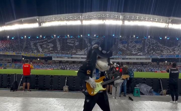 Paysandu x Vasco: mosaico e mascote bicolor celebram Guns N’ Roses