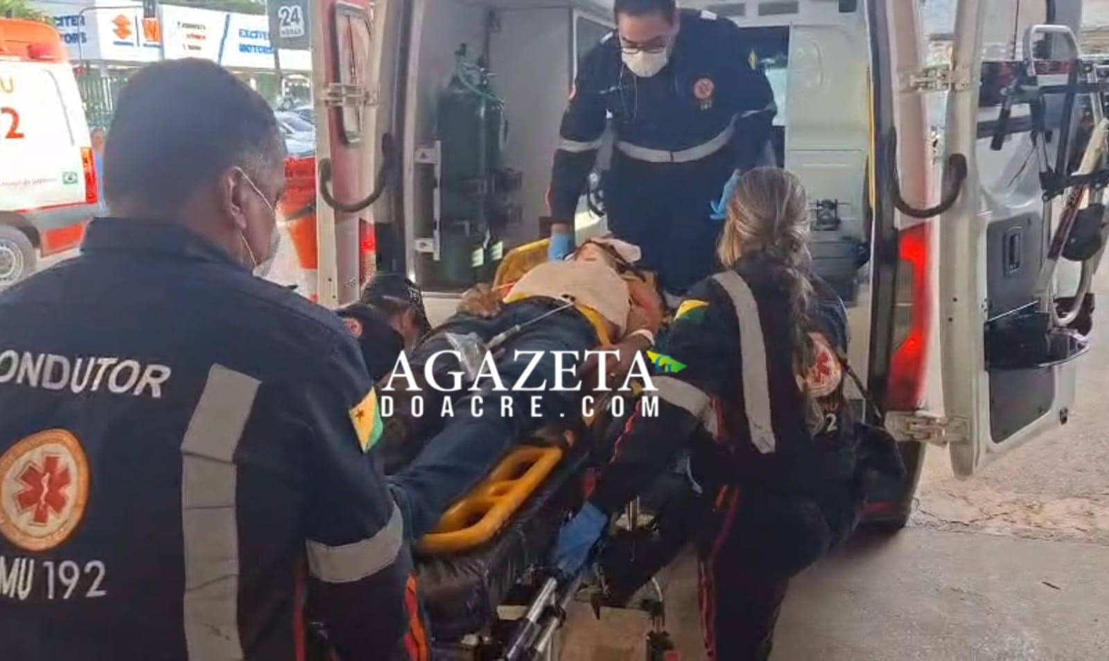 Motociclista fica em estado grave após colidir com carreta na BR-364, no Acre