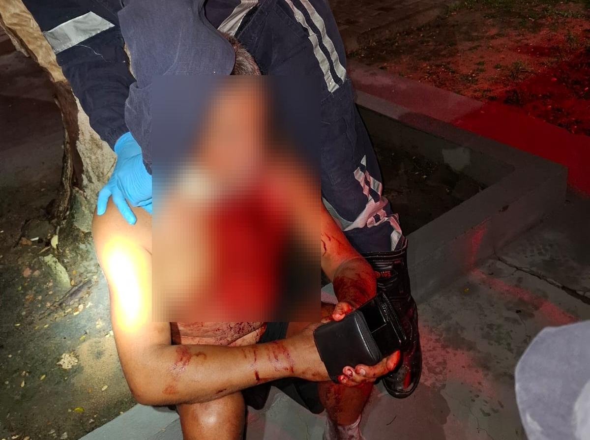 Homem é esfaqueado no pescoço por mulher após ser acusado de traição
