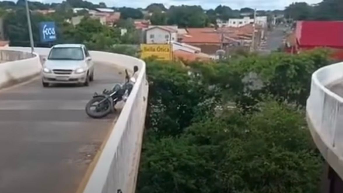 Motociclista desaparece após cair de ponte entre MA e PI
