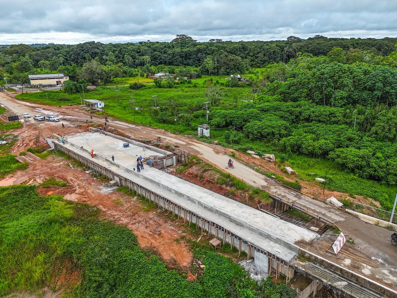 Obras na ponte sobre o Rio Tarauacá chegam a 80% e avançam para fase final na BR-364