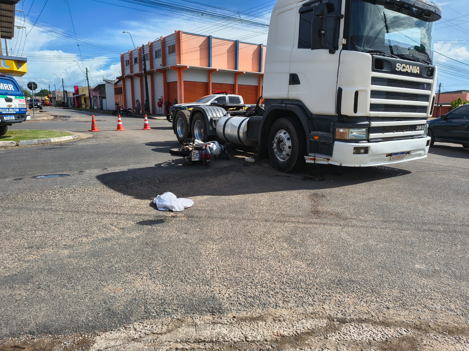 Motorista é detido após dirigir carreta embriagado e atropelar motociclista